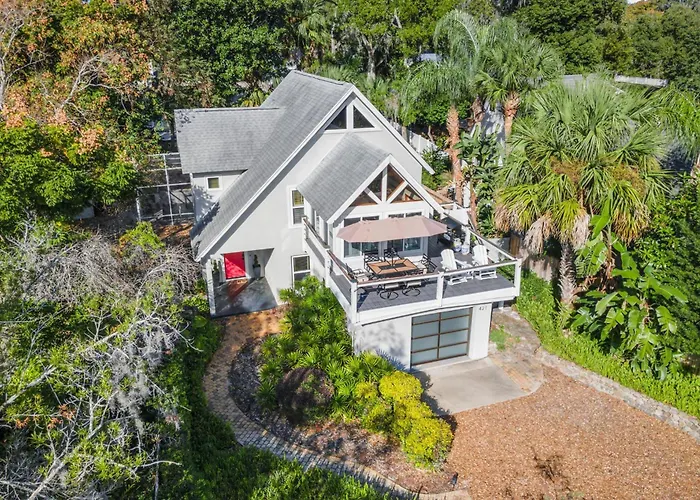 Langoon Lodge 4-Br 3-Ba In Historic Mount Dora